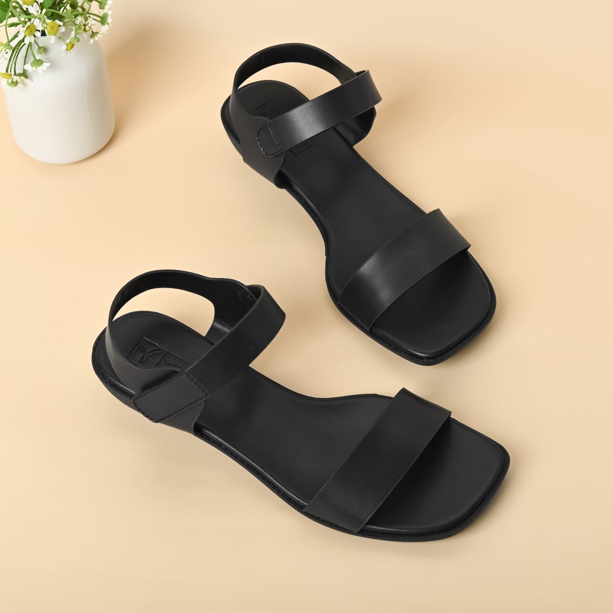 Giày sandal nữ công sở SY0669SN màu đen, thiết kế quai ngang tối giản, đế thấp nhẹ chân